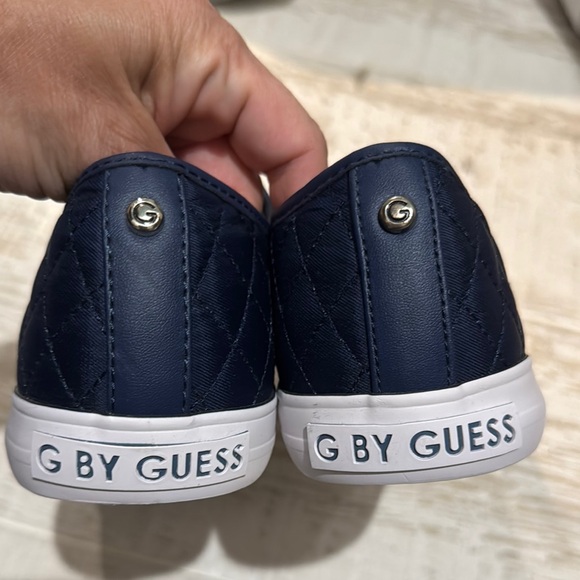 Guess Navy Quilted Sneakers with White Soles like new - Picture 2 of 5